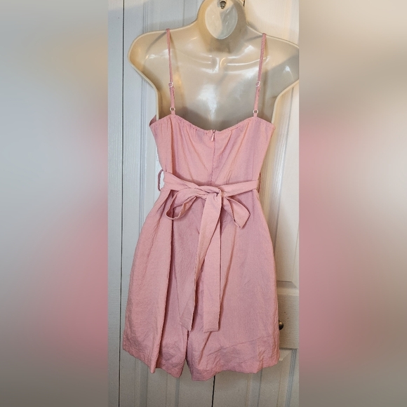 NWOT light pastel pink romper with cut out in front bow wrap bodice size 6 - Picture 4 of 8